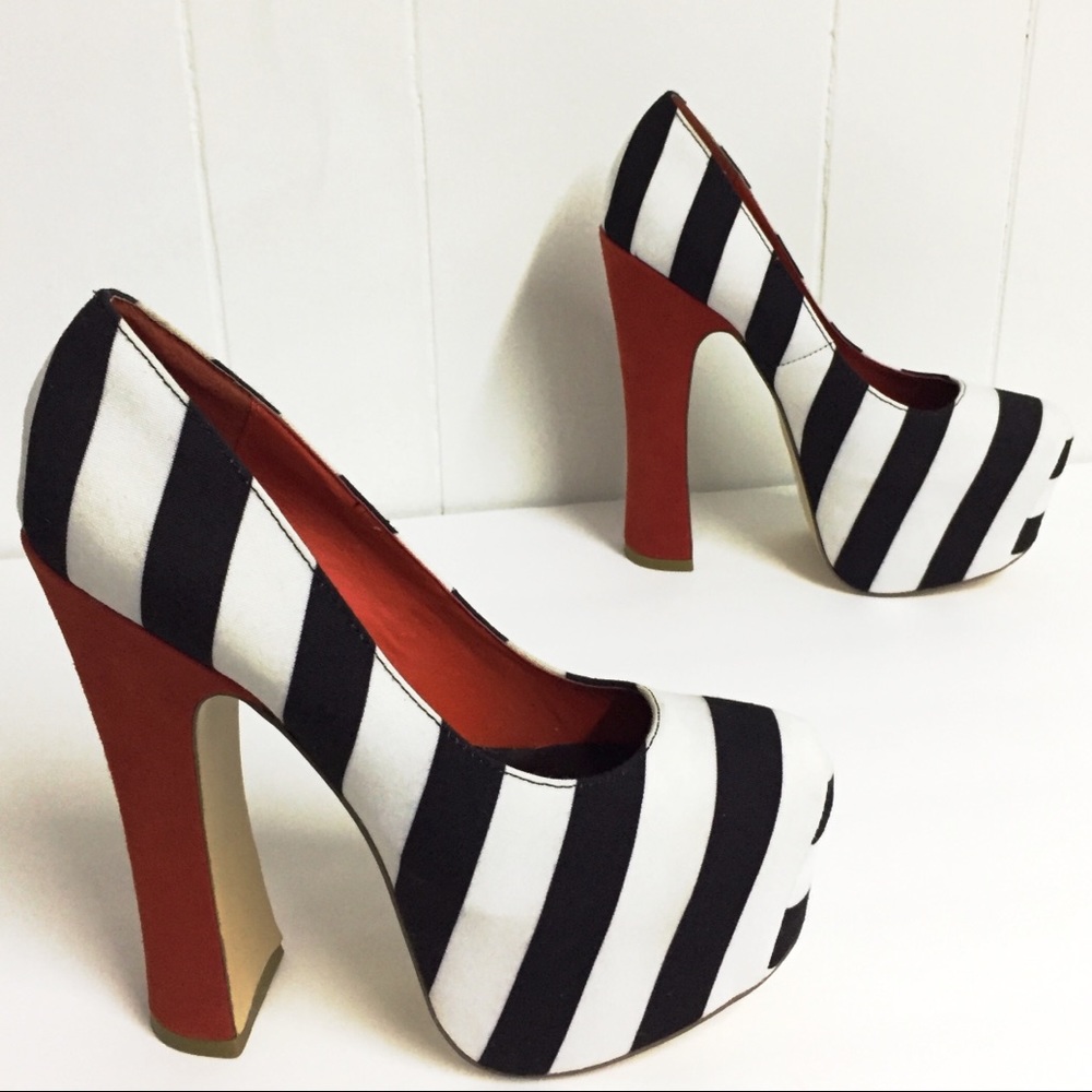 8 DOLCE VITA Rare “Vixen” Striped Platform Heels - Picture 3 of 7